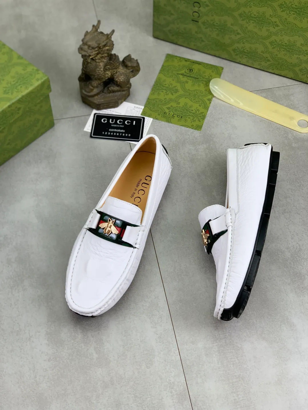 Men's men's shoes💰P360💰[New style]🆘[GUCCI] New classic beanie shoes; Hong Kong original top quality, exquisite craftsmanship, top quality💪🏼High-end boutique men's beanie shoes, British fashion style 🎈The upper is made of Italian imported calfskin🔥, comfortable and breathable, fully imported soft pigskin lining, lazy slip-on Loaf style This fabric is made of 🇮🇹🎈, which is suitable for drivers to drive, and the original non-slip and wear-resistant rubber outsole 🎈Code number: 38-45 Black White 🉑️Choose